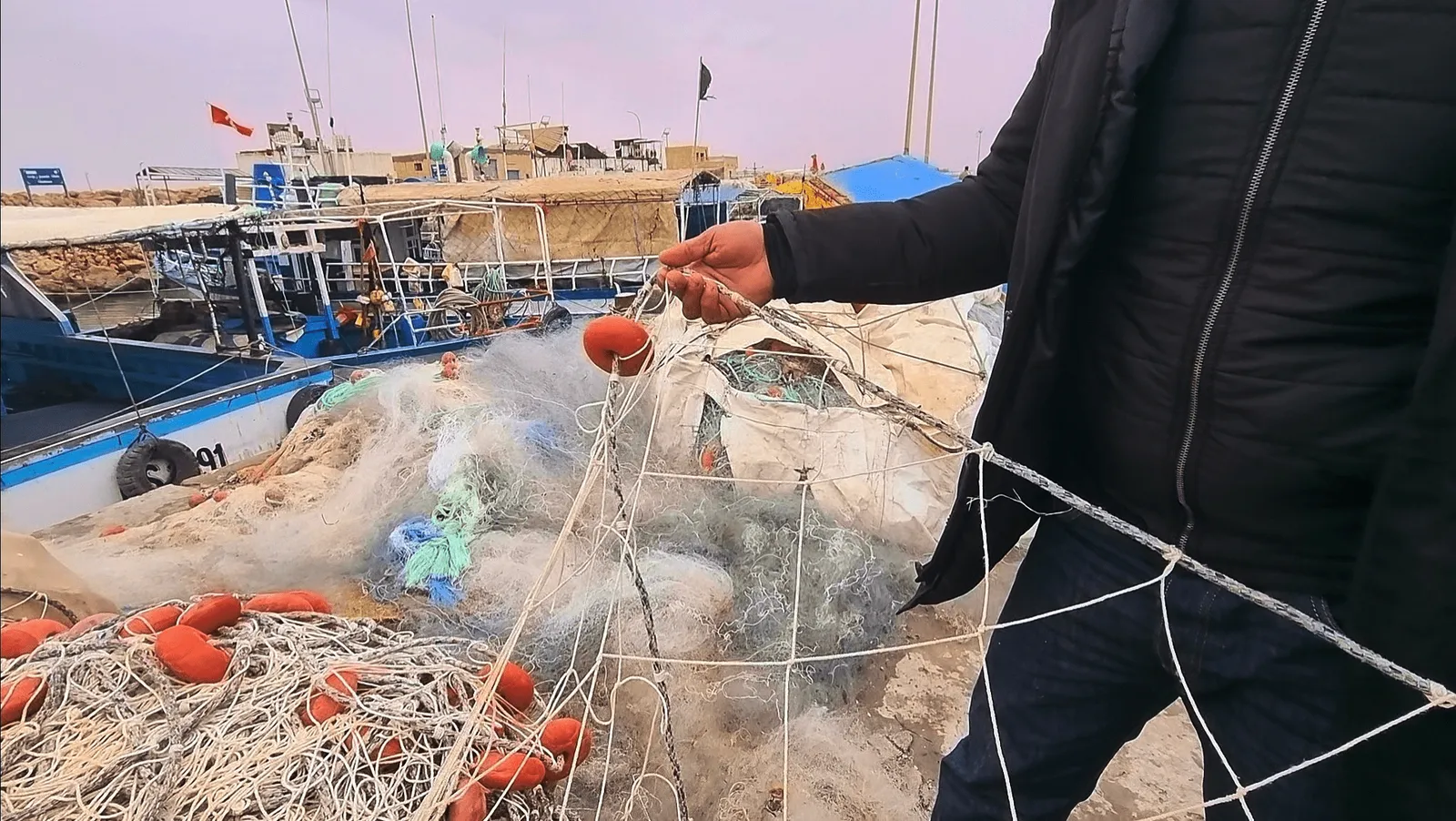 Filets Gararcia utilisés par les pêcheurs tunisiens pour capturer les requins et les raies. Copyright Blue TN. Lieu :Zarzis , février 2023.